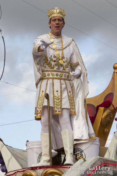 Hugh Laurie - New Orleans - Mardi Gras Parade 2014
