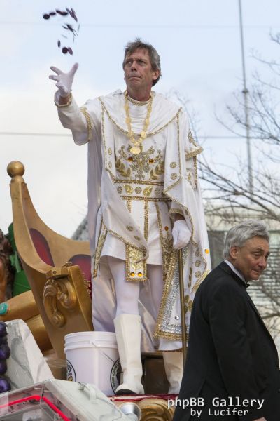 Hugh Laurie - New Orleans - Mardi Gras Parade 2014