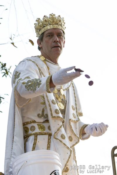 Hugh Laurie - New Orleans - Mardi Gras Parade 2014