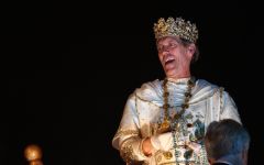 Hugh Laurie - New Orleans - Mardi Gras Parade 2014