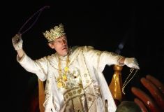 Hugh Laurie - New Orleans - Mardi Gras Parade 2014