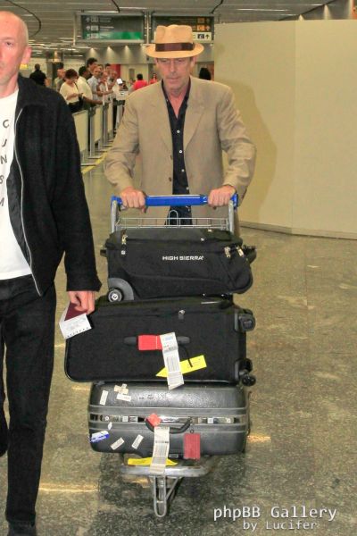 Hugh Laurie and the Copper Bottom Band - Arriving in Rio 2014