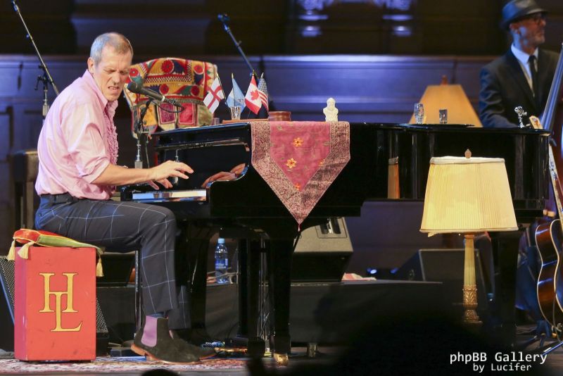 Hugh Laurie and the Copper Bottom Band - perform in Vancouver Canada May 2014