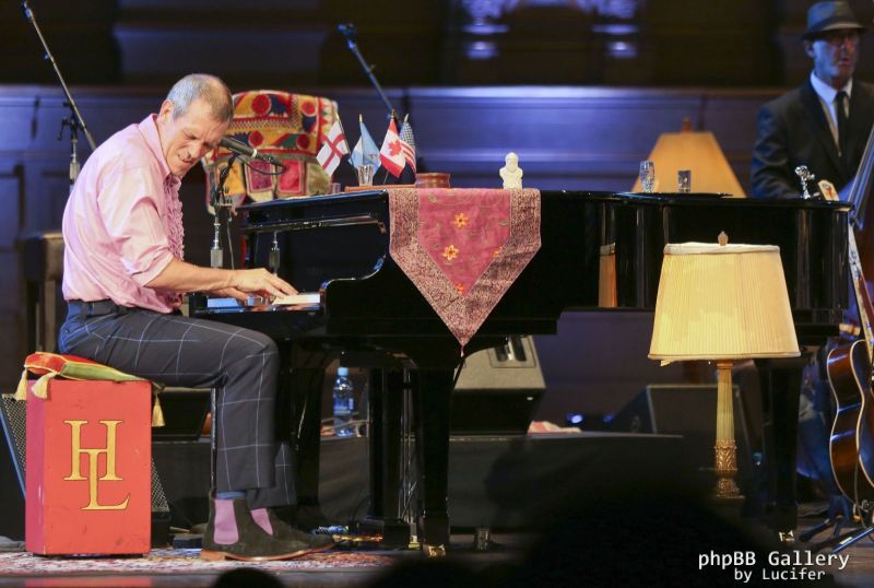 Hugh Laurie and the Copper Bottom Band - perform in Vancouver Canada May 2014