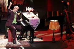 Hugh Laurie & The Copper Bottom Band perform in Mexico City 2014