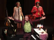 Hugh Laurie & The Copper Bottom Band perform in Mexico City 2014