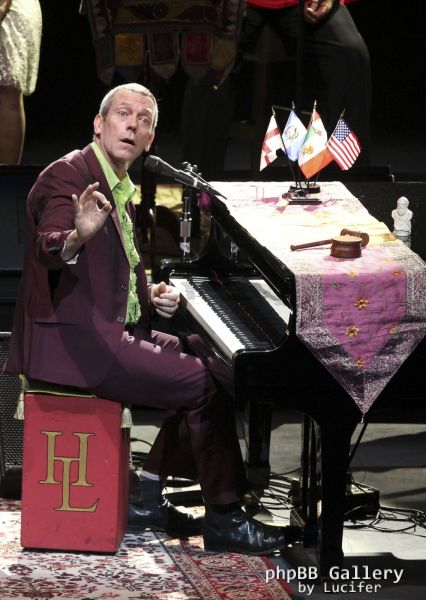 Hugh Laurie & The Copper Bottom Band perform in Mexico City 2014