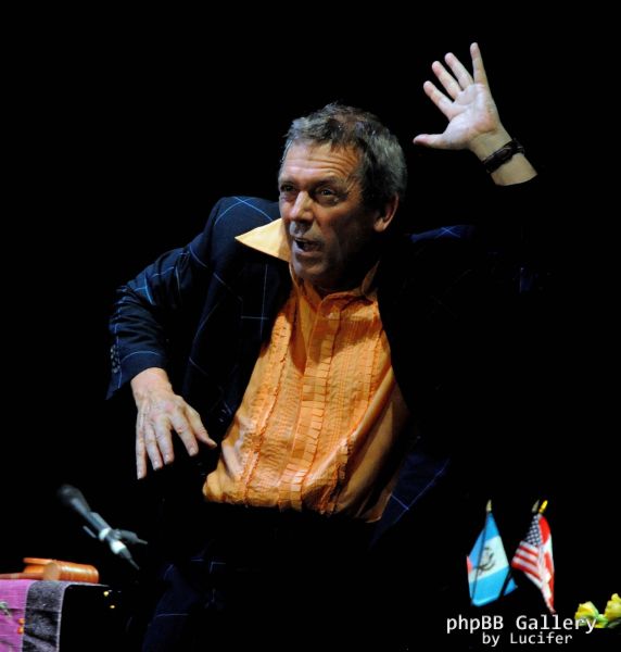 Hugh Laurie & The Copper Bottom Band perform in Brno 2014