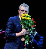 Hugh Laurie & The Copper Bottom Band perform in Brno 2014