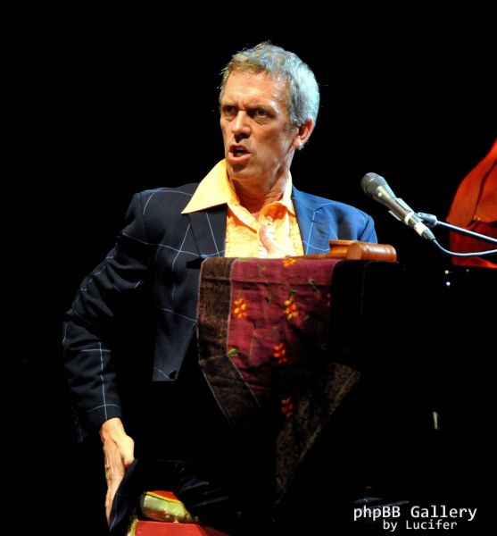 Hugh Laurie & The Copper Bottom Band perform in Brno 2014