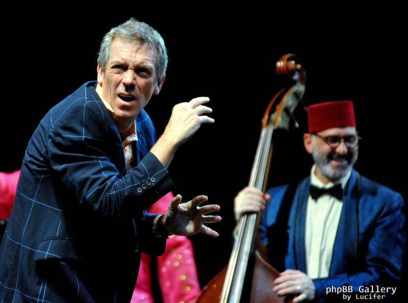 Hugh Laurie & The Copper Bottom Band perform in Brno 2014