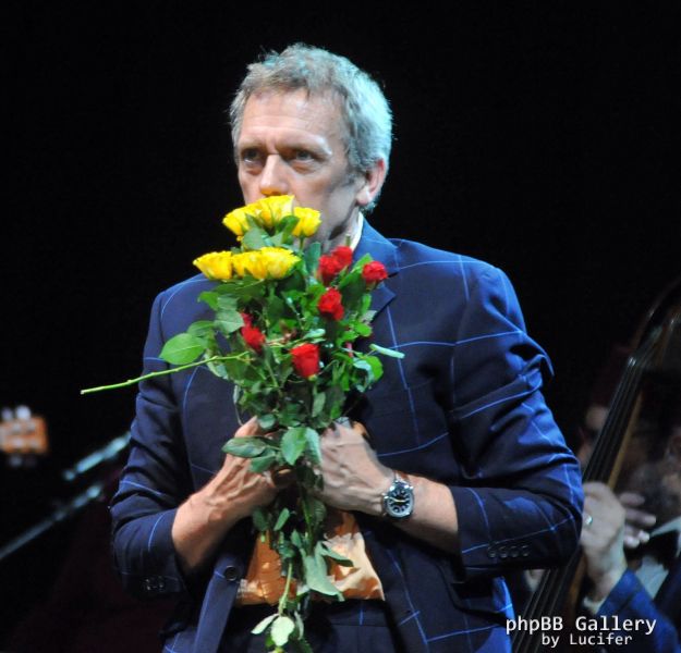 Hugh Laurie & The Copper Bottom Band perform in Brno 2014