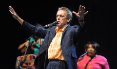 Hugh Laurie & The Copper Bottom Band perform in Brno 2014