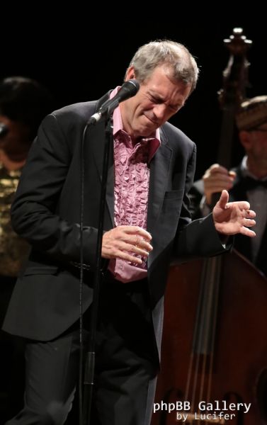 Hugh Laurie & The Copper Bottom Band perform in Milan 2014