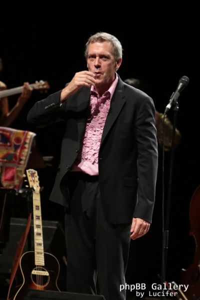 Hugh Laurie & The Copper Bottom Band perform in Milan 2014