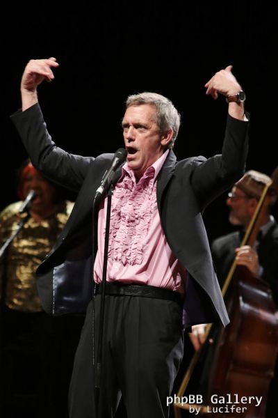 Hugh Laurie & The Copper Bottom Band perform in Milan 2014