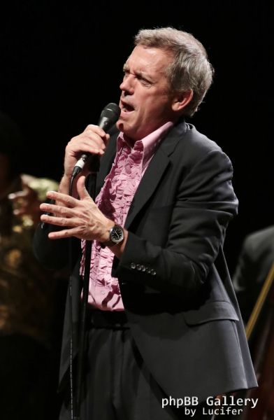 Hugh Laurie & The Copper Bottom Band perform in Milan 2014