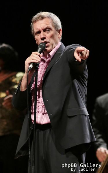 Hugh Laurie & The Copper Bottom Band perform in Milan 2014