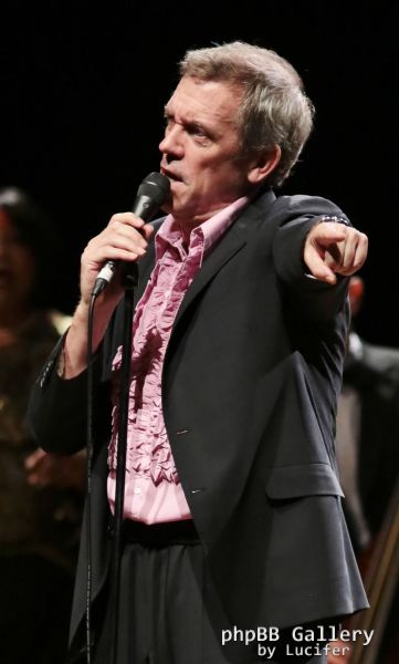 Hugh Laurie & The Copper Bottom Band perform in Milan 2014