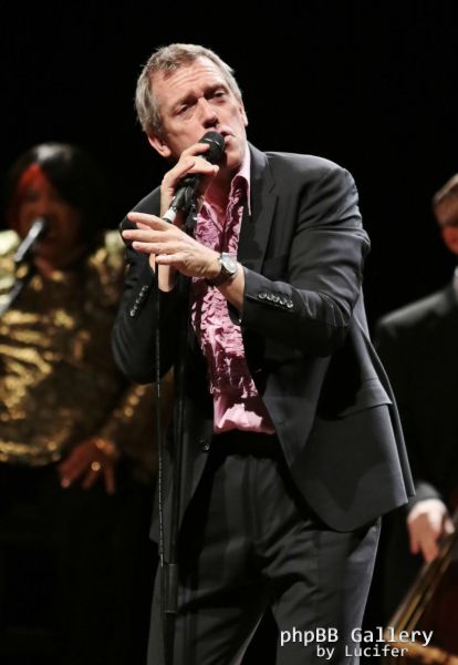 Hugh Laurie & The Copper Bottom Band perform in Milan 2014