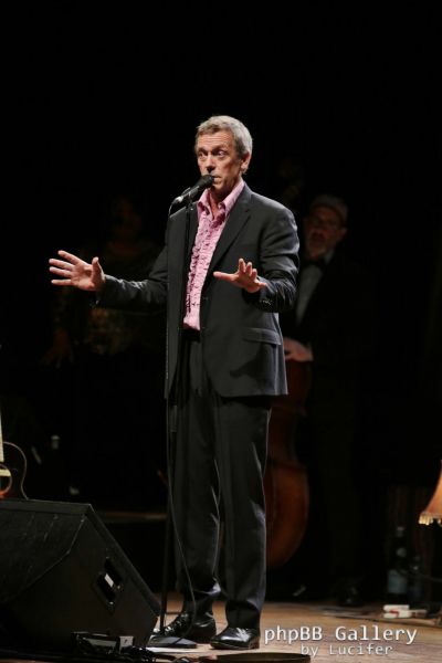 Hugh Laurie & The Copper Bottom Band perform in Milan 2014