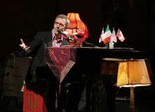 Hugh Laurie & The Copper Bottom Band perform in Milan 2014