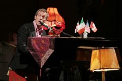 Hugh Laurie & The Copper Bottom Band perform in Milan 2014