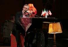 Hugh Laurie & The Copper Bottom Band perform in Milan 2014