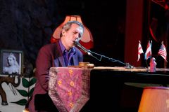 Hugh Laurie & The Copper Bottom Band perform in Graz 2014