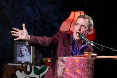 Hugh Laurie & The Copper Bottom Band perform in Graz 2014
