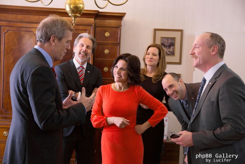 Hugh Laurie - Veep - 4x05 - Convention