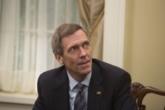 Hugh Laurie - Veep - 4x07 - Mommy Meyer