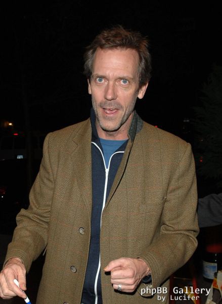 Hugh Laurie leaving his hotel, New York City, 26. Oktober 2006