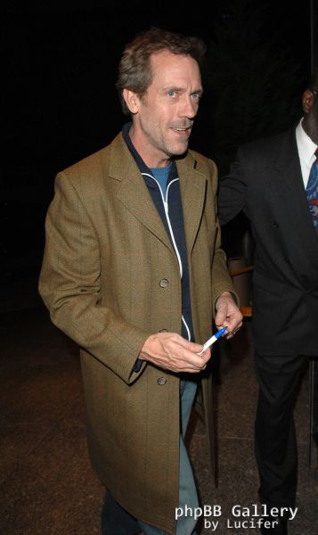 Hugh Laurie leaving his hotel, New York City, 26. Oktober 2006