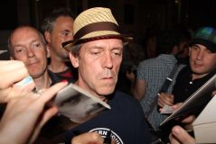 Hugh Laurie - Signs autographs in Wien - July 2013