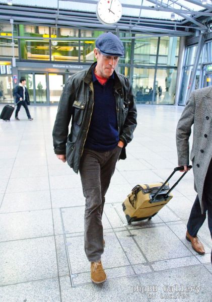 Hugh Laurie - London Heathrow Airport, January 19th