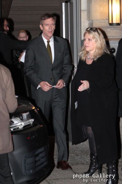 Hugh Laurie - Berlinale 2016 - signing autographs