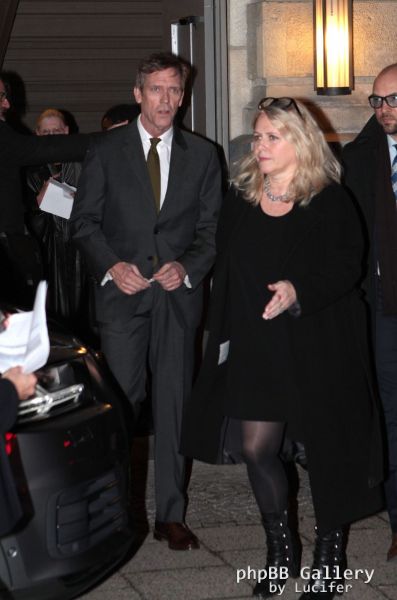 Hugh Laurie - Berlinale 2016 - signing autographs