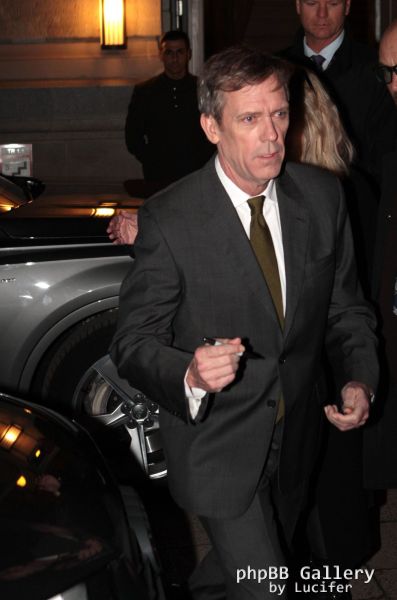 Hugh Laurie - Berlinale 2016 - signing autographs