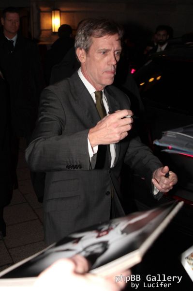 Hugh Laurie - Berlinale 2016 - signing autographs