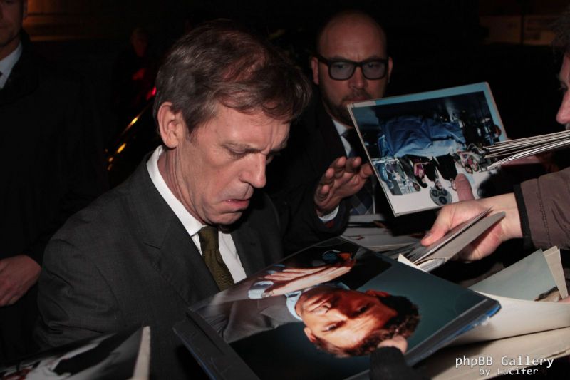 Hugh Laurie - Berlinale 2016 - signing autographs