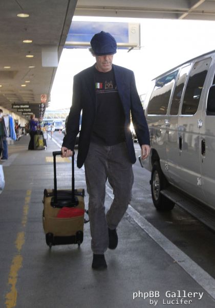 Hugh Laurie - arrives at LAX Oct 2016