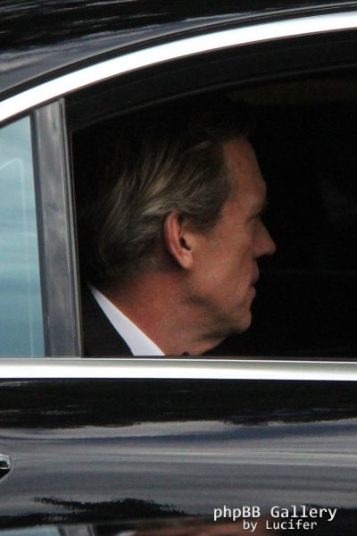Hugh Laurie - 74th Annual Golden Globe Awards