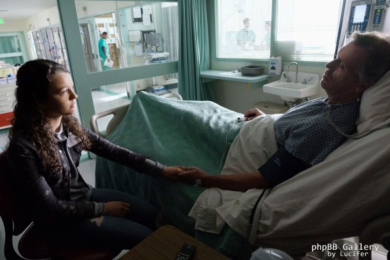 Hugh Laurie - Chance - 1x10 - 'Fluid Management'