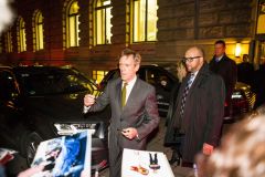 Hugh Laurie - Berlinale 2016 - signing autographs