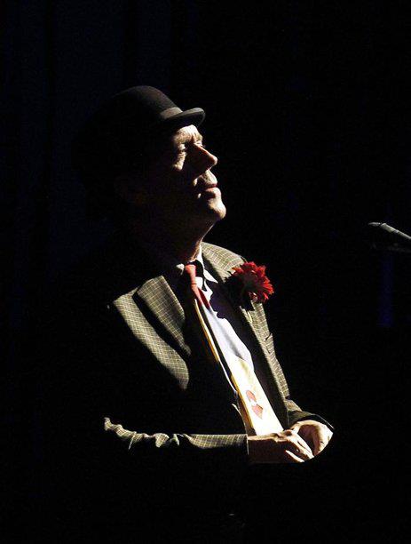 Hugh-Laurie-concert-Casa-Piedra-Santiago-12-06-2012.jpg